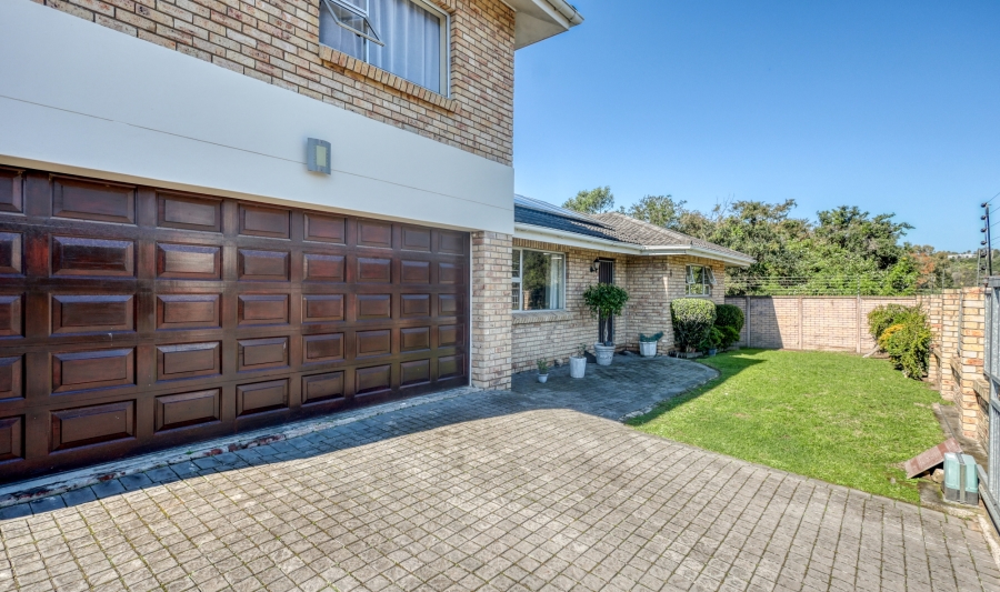 3 Bedroom Property for Sale in Beacon Bay North Eastern Cape
